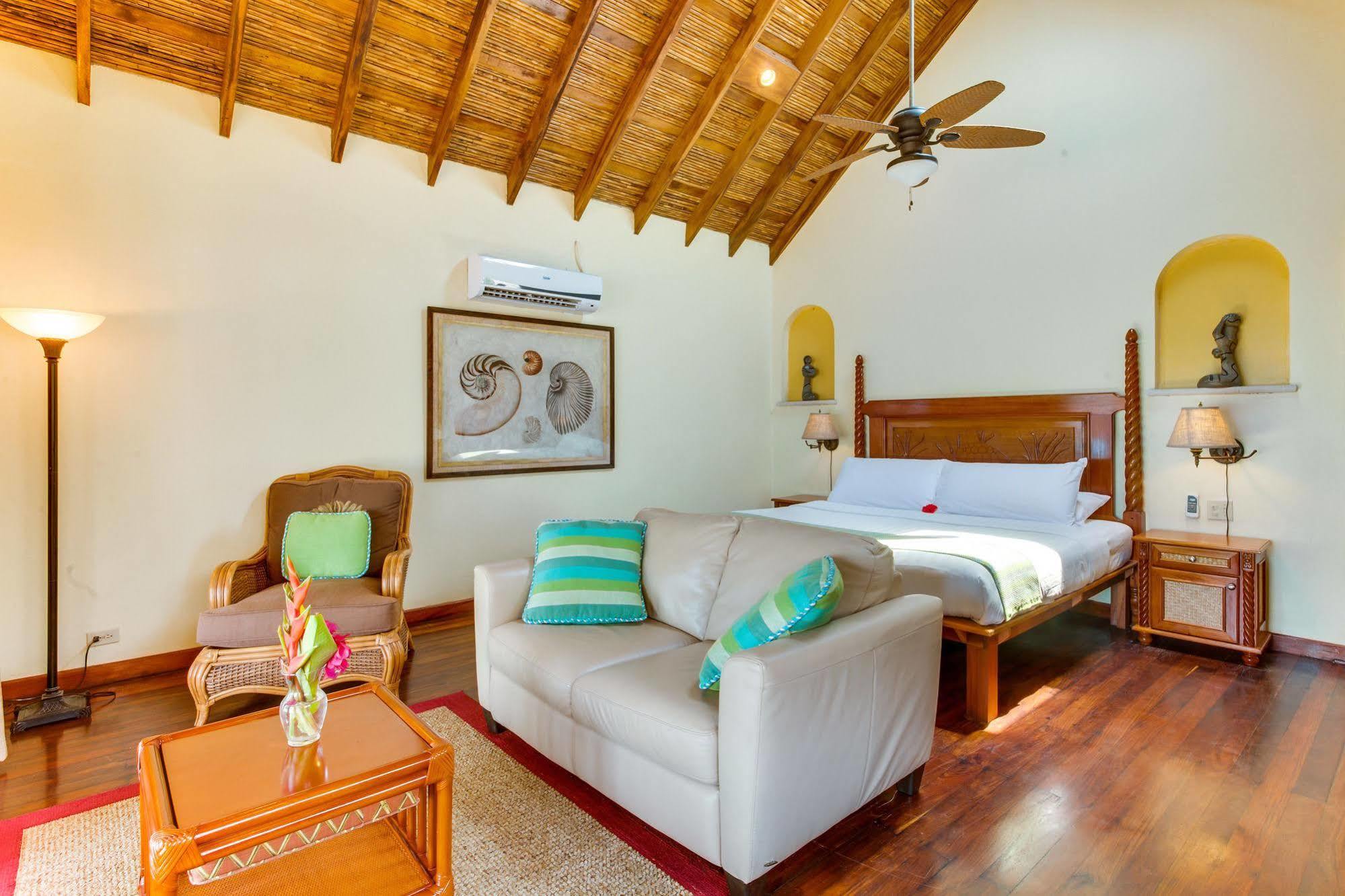 Almond Beach Resort At Jaguar Reef Hopkins Exterior foto